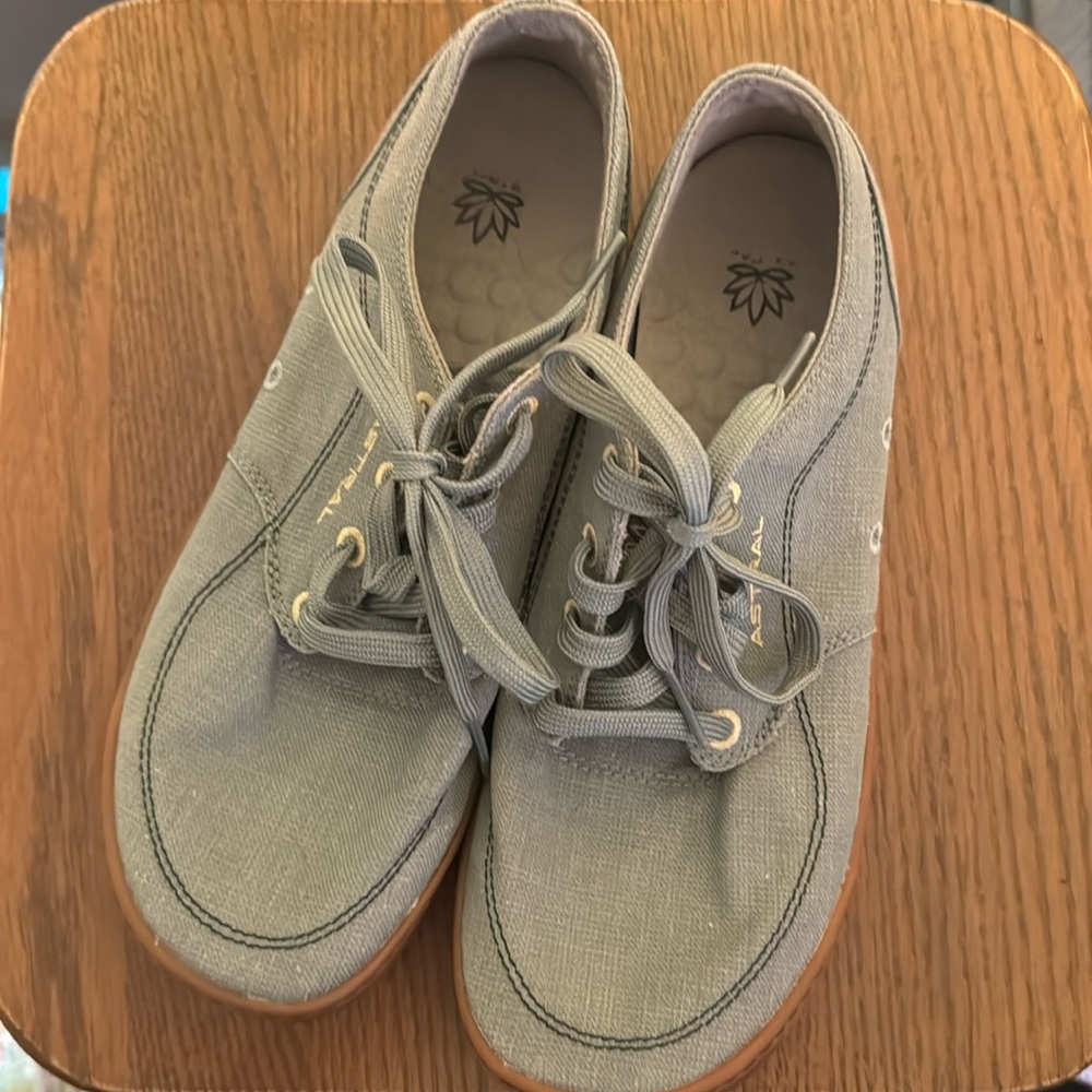 Astral Hemp Loyak’s Women’s 7.5